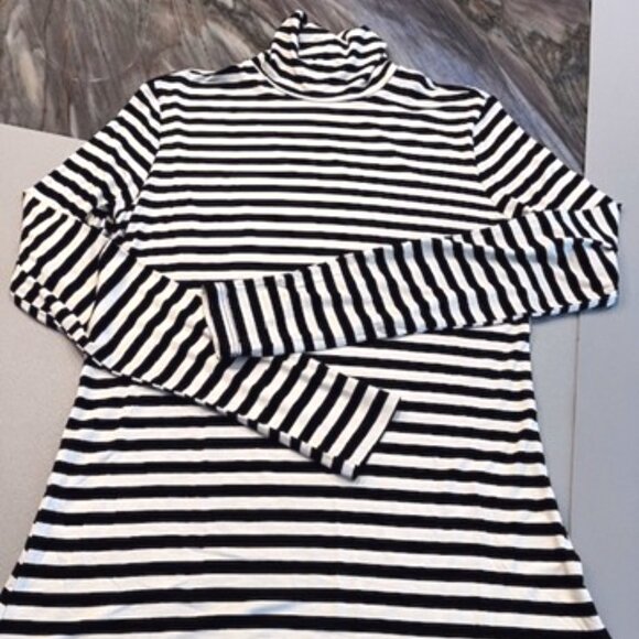 H&M Black and White Striped Turtleneck Top-NWT-MED - Picture 5 of 6